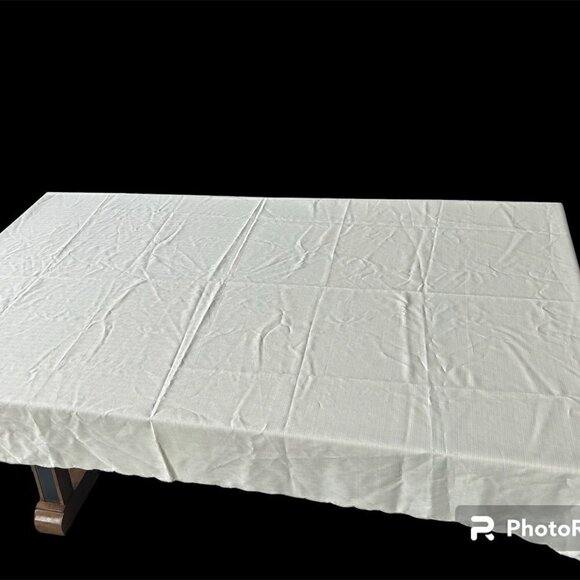 Beige Holiday Tablecloth w Poinsette Flowers 102x60 EUC - Picture 3 of 4